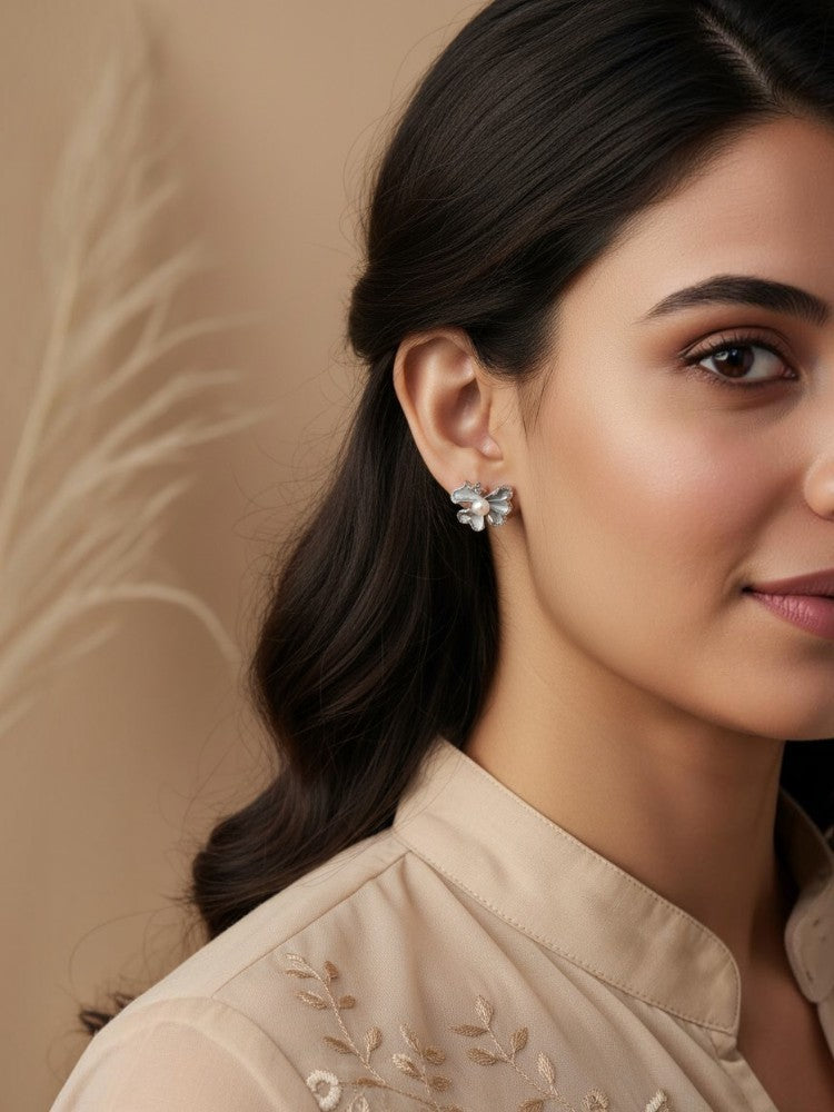Willow Pearl studs