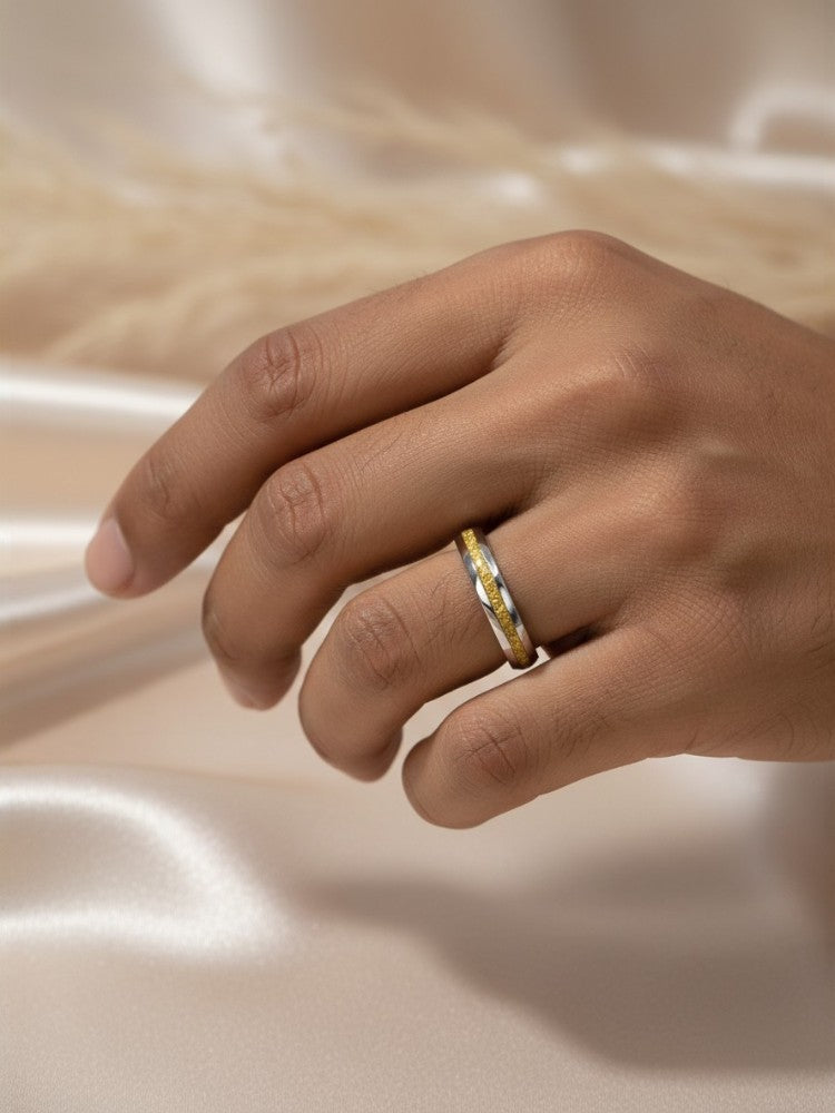 Golden Vein Ring Women