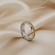 Golden Vein Ring Women