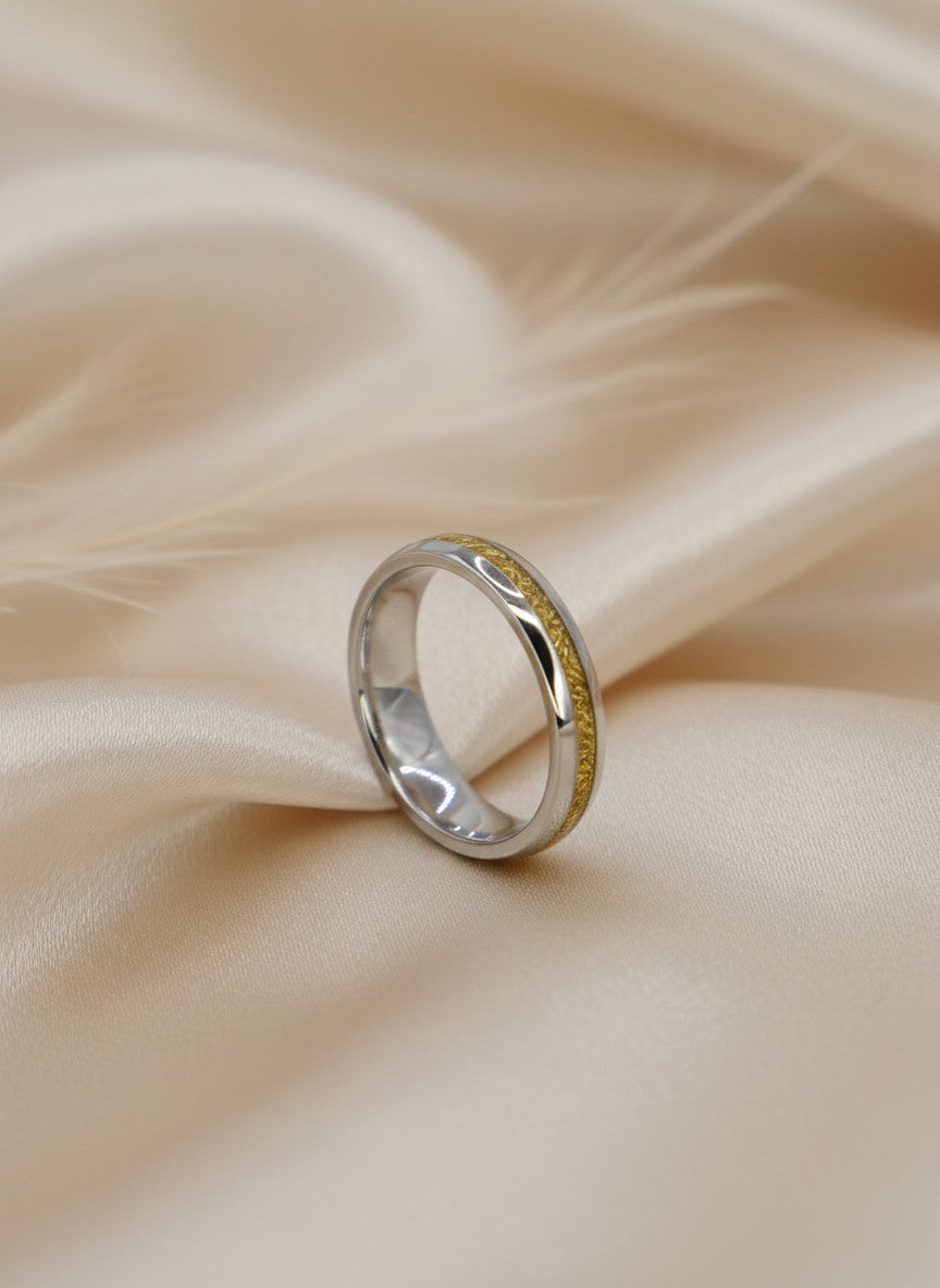 Golden Vein Ring Women