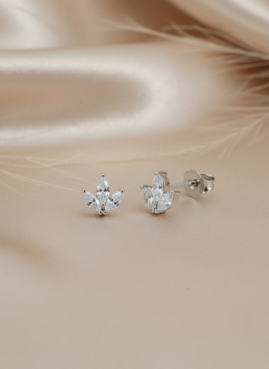 Tripushpa top stud