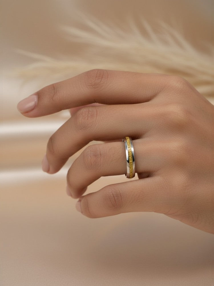 Golden Vein Ring Women