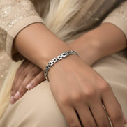 Slim Luxe chain bracelet