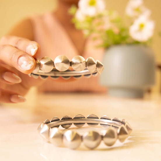 Moh Matte Tikdi Sequence Bangle