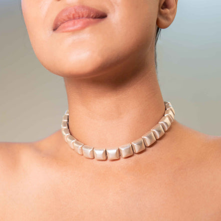 Moh Matte Tikdi Versatile Necklace