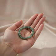 Nature glow green quartz bracelet
