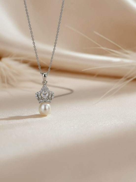 The crowned pearl Pendant