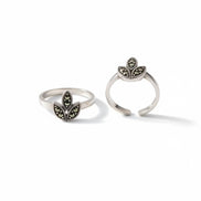 Ardh Kamal Toe Ring