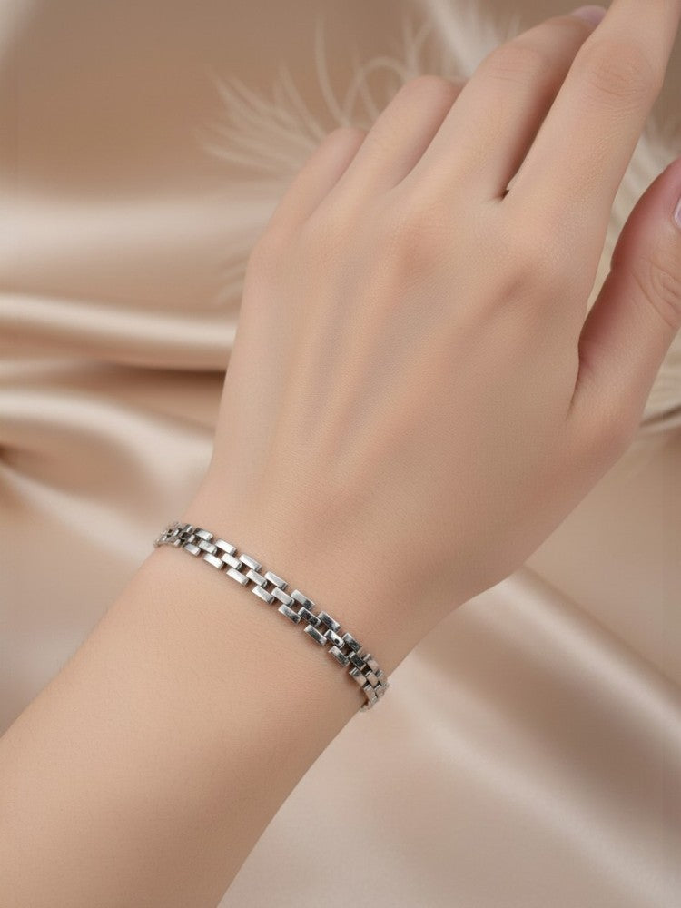 Slim Luxe chain bracelet