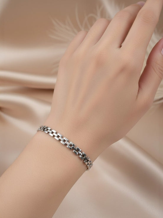 Slim Luxe chain bracelet