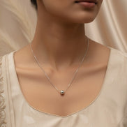 Sleek metal drop chain