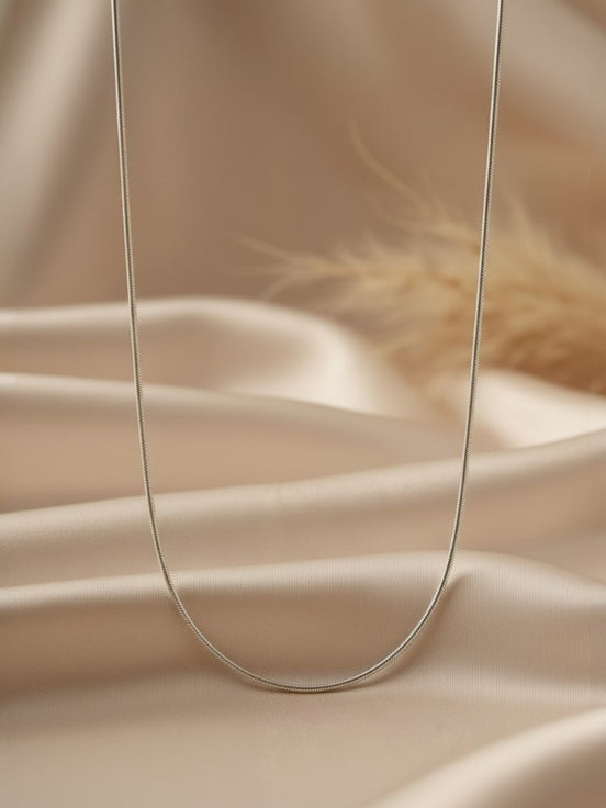 Eterna slim snake chain