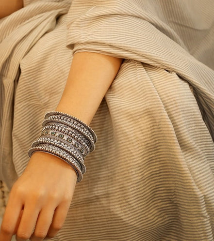 Tattva Classic Intricate Bangle Set