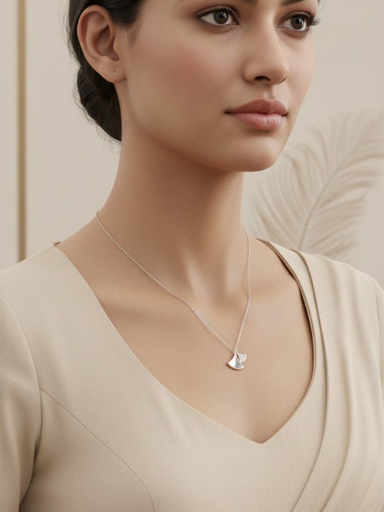 Trikon Duo pendant chain