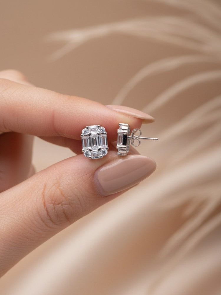 Victoria Gleam Studs