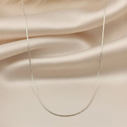 Celeste slim snake chain