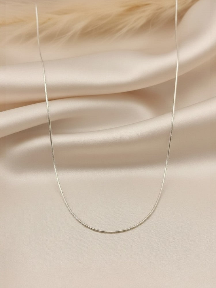 Celeste slim snake chain