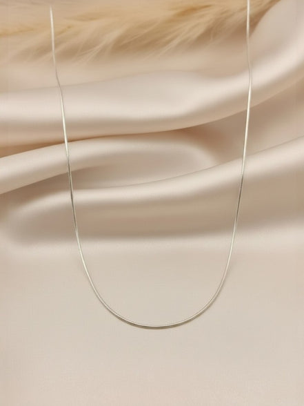 Celeste slim snake chain